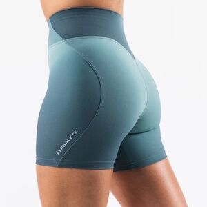 NWT Alphalete Aura Ultra-High Rise Short- Glacier Print